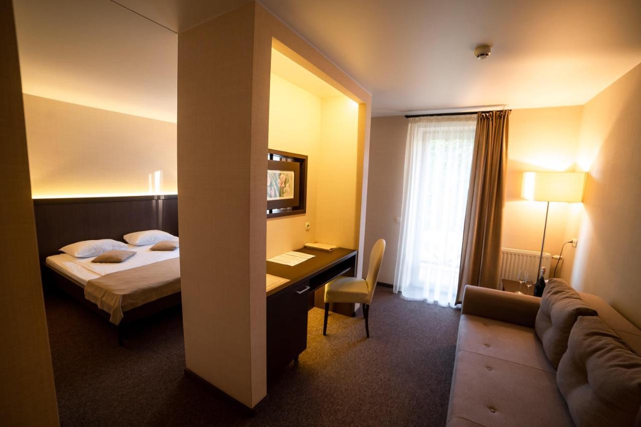 Sribni Leleky Hotel & Spa Lutsk Exterior photo
